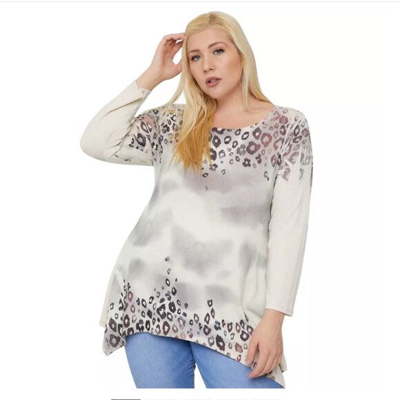 Women's Plus Size Tunic Top, Sublimation Print, 3/4 Sleeve, Shark-Bite Hem - Picture 1 of 2